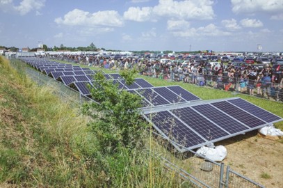 Installation solaire temporaire au Hellfest